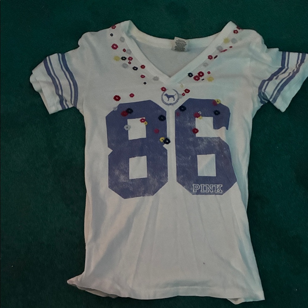 Woman’s tee shirt size XS 10$